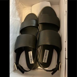 Steve Madden Black Sanddy